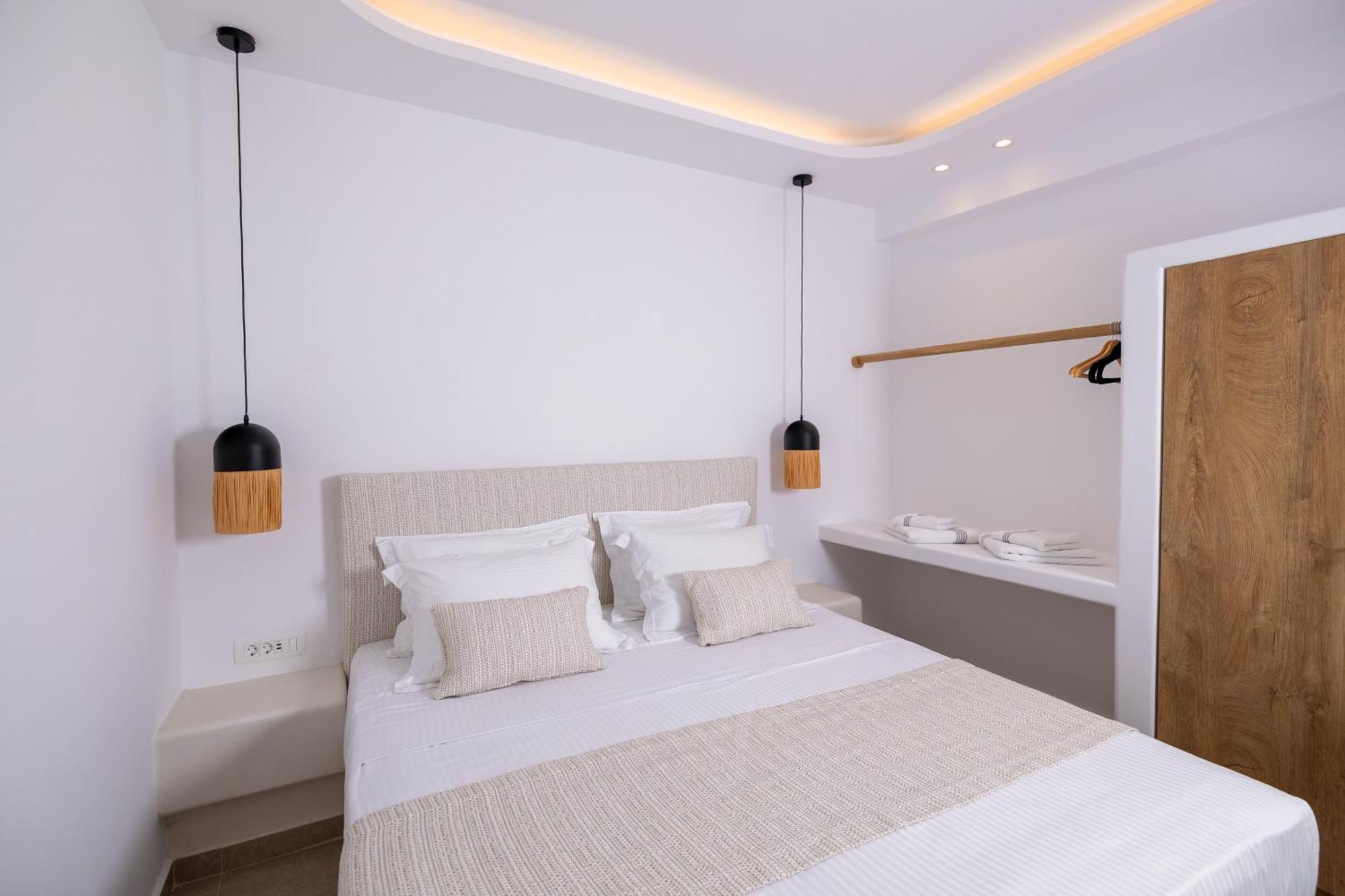 Sn Santorini Apartments Kamári Esterno foto
